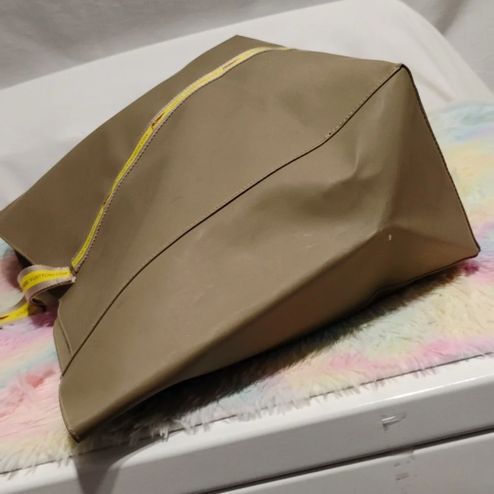 Authentic Louis Vuitton Limited Edition LV Cup Large Tote